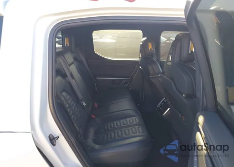 2022 Rivian R1T Launch Edition z USA, uszkodzony, nr VIN 7FCTGAAL8NN002767